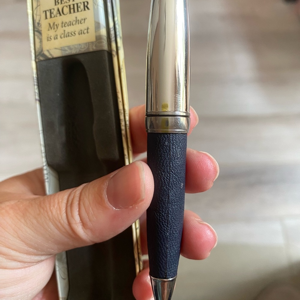 5/$25 Best Teacher personalized pens for charity - Picture 3 of 3